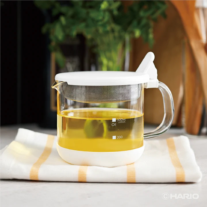 HARIO ガラスのコンパクトオイルポット GOP-300-W ※離島への配送不可｜ハリオ 耐熱 ガラス 簡単 手軽 おしゃれ キッチン用品 日用品 かわいい 油_FI82