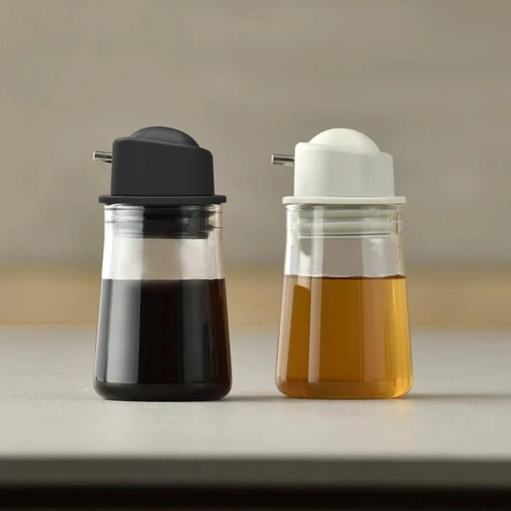 HARIO 醤油さし ワンプッシュ SYO-100-B ※離島への配送不可｜ハリオ おしゃれ かわいい シンプル スタイリッシュ 保存容器 液体 調味料 調味料入れ 醤油さし 醤油 しょうゆ 醤油刺し しょうゆ差し 耐熱 ガラス 日用品 キッチン用 _EB88