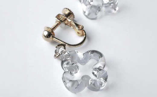 HARIO イヤリング トレフル HAP-TFB-E｜耐熱 ガラス アクセサリー ハリオ 職人 繊細 フォーマル カジュアル きれいめ おしゃれ 20代 30代 40代 贈答 プレゼント ギフト 贈り物 お祝 ご褒美 記念品 _FU16 ※離島への配送不可