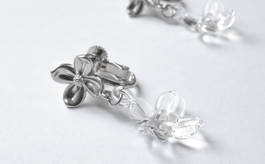 HARIO イヤリング ハナタバ HANS-HT-E-NF｜耐熱 ガラス アクセサリー ハリオ 職人 繊細 フォーマル カジュアル きれいめ おしゃれ 20代 30代 40代 贈答 プレゼント ギフト 贈り物 お祝 ご褒美 記念品 _FU25 ※離島への配送不可