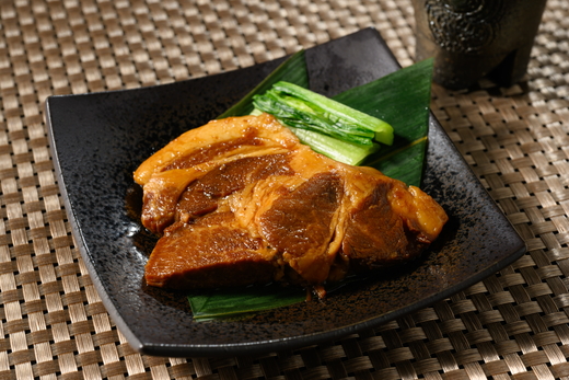 豚肉の甘露煮（肩ロース）：（110g×5）茨城県の銘柄豚『常陸の輝き』を使用【古河ブランド認証品】 | 肉 豚肉 肩ロース ブランド 常陸の輝き 豚の甘露煮 甘露煮 かんろ煮 ご飯のお供 おかず つまみ 惣菜 肴 国産 人気 おすすめ 取り寄せ お取り寄せ グルメ 惣菜 名物 ご褒美 お土産 贈答 贈り物 プレゼント 父の日 お中元 お歳暮 御歳暮 茨城県 古河市 直送 店舗直送 送料無料 _BC06