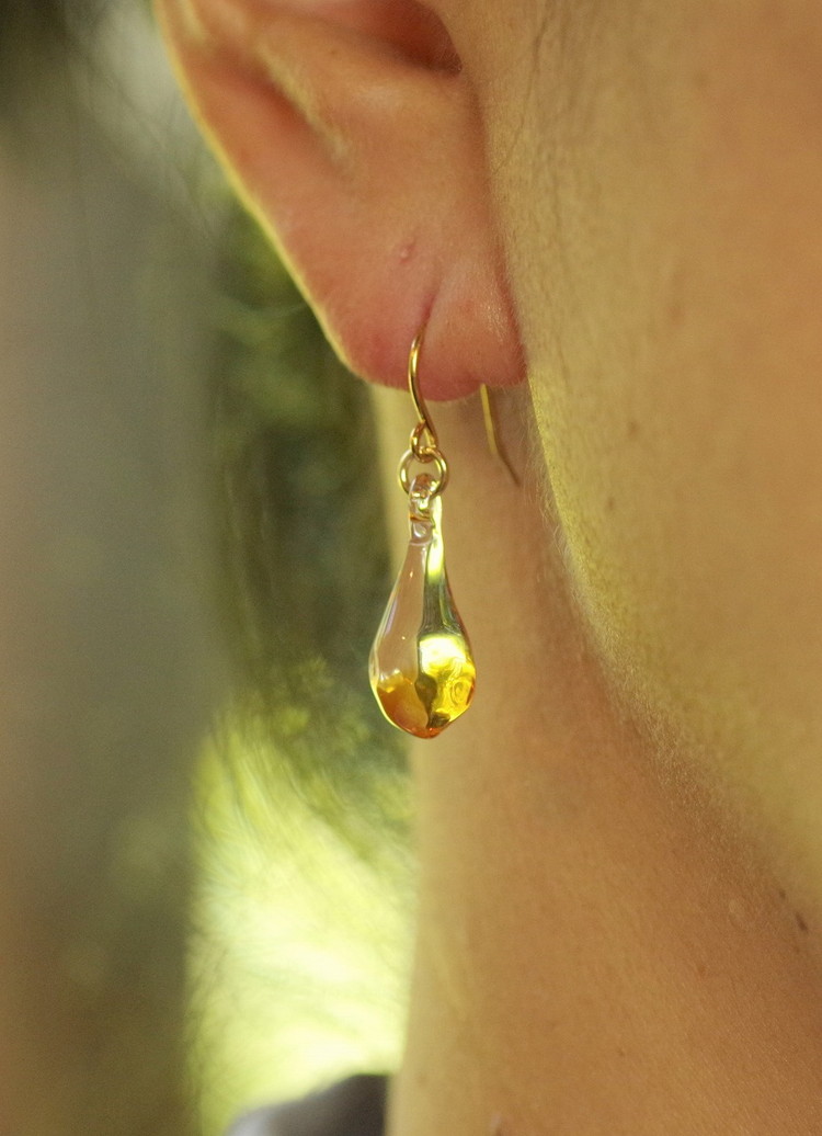 こがこもれびあーと　ピアス（フラム） | 耐熱 ガラス アクセサリー ランプワークファクトリー 職人 繊細 フォーマル カジュアル ピアス 20代 30代 40代 _DP66