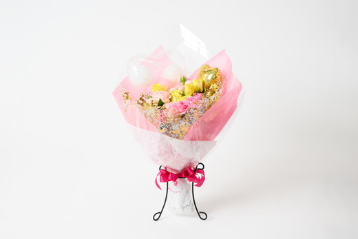 古河市三和産バラの花束（バルーン付き）｜ 花 フラワー 薔薇 ローズ 包装 ご家庭用 ギフト 記念日 誕生日 結婚記念日 送別 歓迎 イベント 発表会 卒業式 サプライズ お祝い プレゼント 贈答 贈り物 茨城県 古河市 _DP79 ※北海道・沖縄・離島への配送不可