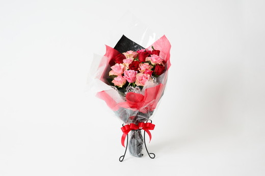 古河市三和産バラの花束｜花 フラワー 生花 切り花 ばら 薔薇 ローズ 包装 ご家庭用 ギフト 記念日 誕生日 結婚記念日 送別 歓迎 イベント 発表会 卒業式 サプライズ お祝い プレゼント 贈答 贈り物 茨城県 古河市 _DP80 ※北海道・沖縄・離島への配送不可