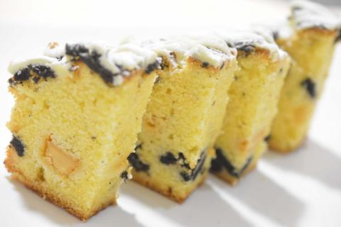 パウンドケーキ　2本セット（ホワイトチョコ、チョコバナナ） ※離島への配送不可｜ ケーキ 焼菓子 焼き菓子 菓子 お菓子 冷蔵 おやつ スイーツ お取り寄せ 食べ比べ 詰め合わせ 贅沢 ご家庭用 手土産 ギフト 贈答 お歳暮 プレゼント _EJ01