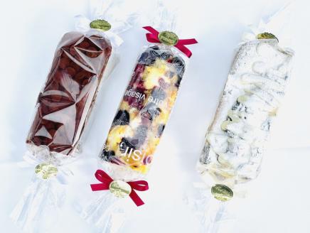 パウンドケーキ　3本セット（ホワイトチョコ、チョコバナナ、ベリー） ※離島への配送不可 ｜ ケーキ 焼菓子 焼き菓子 菓子 お菓子 冷蔵 おやつ スイーツ 詰め合わせ 贅沢 手土産 ギフト 贈答 お中元 お歳暮 プレゼント 茨城県 古河市 _EJ02