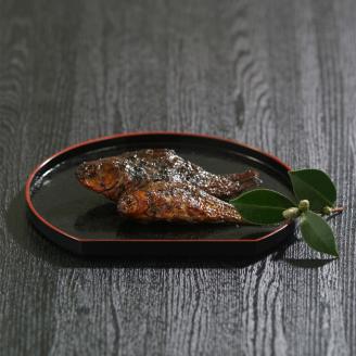 古河名物　鮒甘露煮（980g）～味一筋真心こめて～ | 鮒の甘露煮 鮒 ふな フナ 甘露煮 かんろ煮 ご飯のお供 つまみ 惣菜 魚 肴 国産 人気 おすすめ 取り寄せ お取り寄せ グルメ 惣菜 おせち 御節 お節 名物 お土産 贈答 贈り物 プレゼント 父の日 お中元 お歳暮 御歳暮 古河ブランド認証品 百年フード 茨城県 古河市 直送 店舗直送 送料無料 _BC02