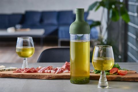 水出しでおもてなし！さしま茶の極上煎茶とHARIOフィルターインボトル大小２本の詰め合わせ | お茶 紅茶 340グラム HARIO フィルターインボトル セット 茶 緑茶 茶葉 日本茶 煎茶 和紅茶 さしま茶 猿島茶 取り寄せ お取り寄せ ギフト 贈答 贈り物 プレゼント お中元 お歳暮 茨城県 古河市 直送 農家直送 産地直送 送料無料 _BA05