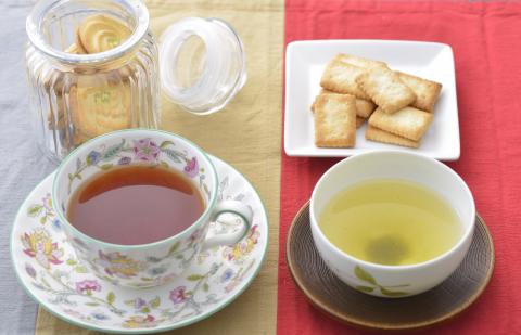 さしま茶や古代蓮の葉も入ったお茶など、いろいろな種類のお茶の詰め合わせ | お茶 紅茶 340グラム HARIO フィルターインボトル セット 茶 緑茶 茶葉 日本茶 煎茶 和紅茶 さしま茶 猿島茶 取り寄せ お取り寄せ ギフト 贈答 贈り物 プレゼント お中元 お歳暮　 茨城県 古河市 直送 農家直送 産地直送 送料無料 _BA03