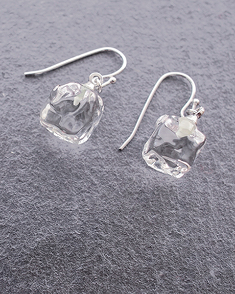 HARIO ピアス アイス［HAA-I-002］ ※離島への配送不可｜耐熱 ガラス アクセサリー ハリオ ランプワークファクトリー 職人 繊細 フォーマル カジュアル きれいめ おしゃれ 20代 30代 40代_FM18
