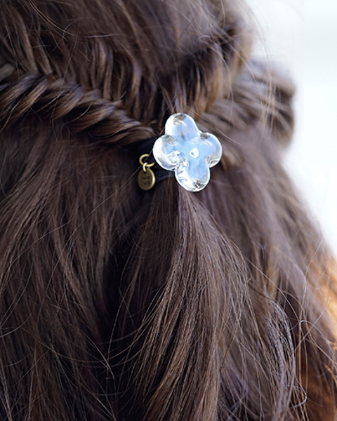 HARIO ヘアゴム ホワイトフラワー［HAP-WF-003H］ ※離島への配送不可｜耐熱 ガラス アクセサリー ハリオ ランプワークファクトリー 職人 繊細 フォーマル カジュアル きれいめ おしゃれ 20代 30代 40代_FM34