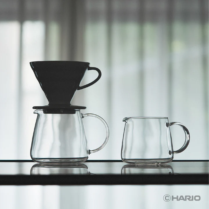 HARIO V60 バリスタサーバー 360［VBS-36］※離島への配送不可｜ハリオ おしゃれ かわいい シンプル スタイリッシュ 耐熱 ガラス 食器 器 ガラスポット ポット ピッチャー お茶 コーヒー キッチン 日用品 キッチン用品 電子レンジ可_FI86