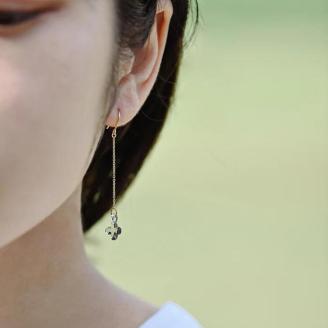 HARIO ピアス「イイダ傘店 アジサイ グレー」シリーズ［HAII-AG-P］｜耐熱 ガラス アクセサリー ハリオ ランプワークファクトリー 職人 繊細 フォーマル カジュアル きれいめ おしゃれ 20代 30代 40代 _EB29