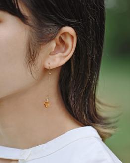 HARIO ピアス「イイダ傘店 キンモクセイ アンバー」シリーズ［HAII-KA-P］｜耐熱 ガラス アクセサリー ハリオ 職人 繊細 フォーマル カジュアル きれいめ おしゃれ 20代 30代 40代 _EB26