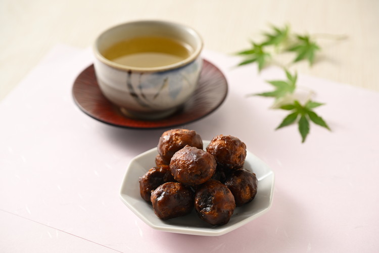 ミヤト製菓　コロ玉かりんとう黒 200g×12袋 ｜ かりんとう カリントウ 和菓子 菓子 スイーツ おやつ おいしい 定番 揚げ菓子 米油 老舗 お茶請け 黒糖 おかし 工場直送 お取り寄せ ギフト 贈答 贈り物 プレゼント ご褒美 茨城県 古河市_EF07