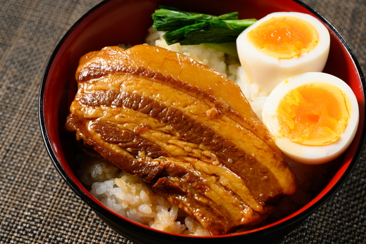 豚肉の甘露煮（豚バラ）：（110g×5）茨城県の銘柄豚【常陸の輝き】を使用【古河ブランド認証品】 | 肉 豚肉 バラ ブランド 常陸の輝き 豚の甘露煮 甘露煮 かんろ煮 ご飯のお供 おかず つまみ 惣菜 肴 国産 人気 おすすめ 取り寄せ お取り寄せ グルメ 惣菜 名物 ご褒美 お土産 ギフト 贈答 贈り物 プレゼント 父の日 お中元 お歳暮 御歳暮 茨城県 古河市 直送 店舗直送 送料無料 _BC07