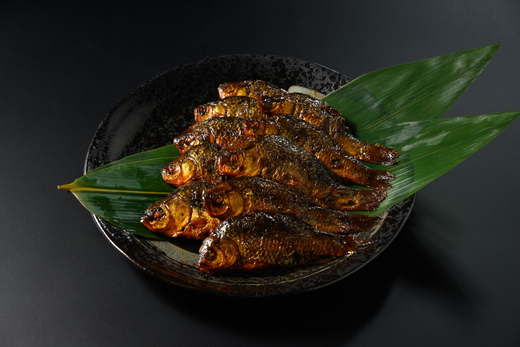 古河名物　鮒甘露煮（305ｇ） ～味一筋真心こめて～ | 鮒の甘露煮 鮒 ふな フナ 甘露煮 かんろ煮 ご飯のお供 おかず つまみ 惣菜 魚 肴 国産 人気 おすすめ 取り寄せ お取り寄せ グルメ 惣菜 おせち 御節 お節 名物 お土産 ギフト 贈答 贈り物 プレゼント 父の日 お中元 お歳暮 御歳暮 古河ブランド認証品 百年フード 茨城県 古河市 直送 店舗直送 送料無料 _BC09