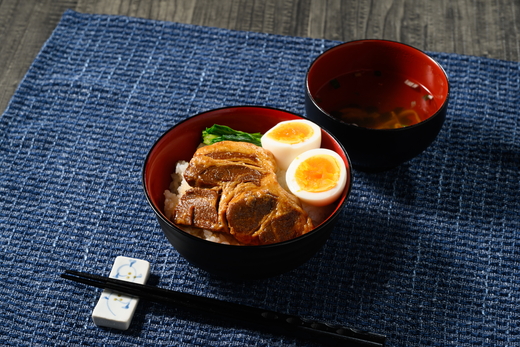 豚肉の甘露煮（肩ロース）3食入 ～茨城県の銘柄豚『常陸の輝き』使用～ 【古河ブランド認証品】 | 豚の甘露煮 ぶた ブタ 甘露煮 かんろに カンロニ 甘い ご飯のお供 贈答 ギフト 茨城県 古河市 _BC17