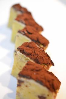 パウンドケーキ　2本セット（ホワイトチョコ、チョコバナナ） ※離島への配送不可｜ ケーキ 焼菓子 焼き菓子 菓子 お菓子 冷蔵 おやつ スイーツ お取り寄せ 食べ比べ 詰め合わせ 贅沢 ご家庭用 手土産 ギフト 贈答 お歳暮 プレゼント _EJ01