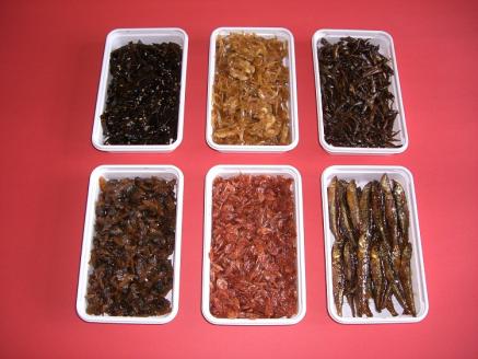 古河名物　鮒甘露煮・特撰佃煮6種類セット | 鮒の甘露煮 鮒 ふな フナ 甘露煮 かんろ煮 佃煮 ご飯のお供 おかず つまみ 惣菜 魚 肴 国産 人気 おすすめ 詰合せ 詰め合わせ アソート セット 取り寄せ お取り寄せ グルメ 惣菜 おせち 御節 お節 名物 お土産 ギフト 贈答 贈り物 プレゼント 父の日 お中元 お歳暮 御歳暮 古河ブランド認証品 百年フード 茨城県 古河市 直送 店舗直送 送料無料 _AZ02