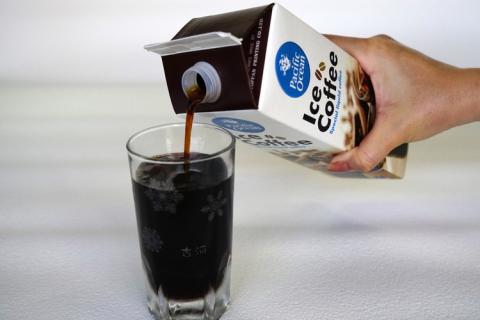 無糖アイスコーヒー　1000mlパック×6本 ※着日指定不可 | coffee 6リットル コーヒー 珈琲 アイスコーヒー アイス珈琲 ブラック ブラックコーヒー 無糖 紙パック 飲料 ネルドリップ ドリンク 取り寄せ お取り寄せ 個包装 3本 3L ご家庭用 手土産 美味しい おいしい おしゃれ 高級 カフェ ギフト 厳選 贈答 贈り物 お中元 夏ギフト プレゼント 茨城県 古河市 送料無料 _EG05