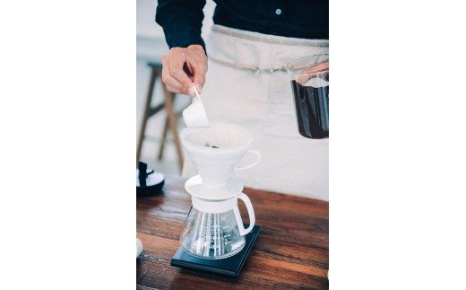 HARIO コーヒー V60 セラミックドリッパー 02セット［XVDD-3012W］｜ハリオ 耐熱 ガラス 食器 器 保存容器 キッチン 日用品 キッチン用品 日本製 おしゃれ かわいい コーヒー ドリッパー ドリップ セラミック 有田焼 電子レンジ可_BE05