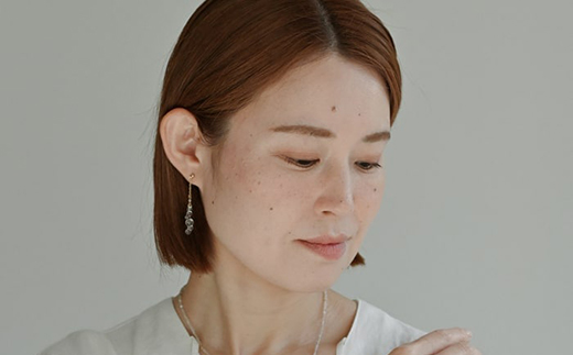 HARIO tane ピアス 渚 [HATN-NG-P-NF]｜耐熱 ガラス アクセサリー HARIO ハリオ 職人 繊細 フォーマル カジュアル きれいめ おしゃれ かわいい 20代 30代 40代 贈答 プレゼント ギフト 贈り物 お祝 ご褒美 記念品 _FU64　※離島への配送不可