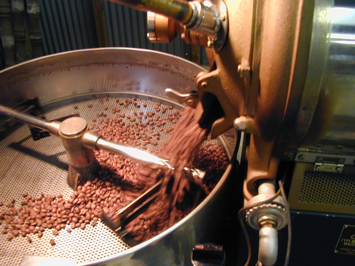 1981年創業 からきや珈琲こだわり直火自家焙煎【グルメコーヒー２缶入　珈琲豆セット】 | コーヒー 300グラム 珈琲 豆 コーヒー豆 珈琲豆 飲料 ドリンク 取り寄せ お取り寄せ 個包装 セット 詰合せ 詰め合わせ 飲み比べ 飲みくらべ アソート 専門店 ドリップ ハンドドリップ 焙煎 自家焙煎 ロースト ご家庭用 手土産 おいしい 高級 老舗 ギフト 贈答 贈り物 お中元 お歳暮 プレゼント 茨城県 古河市 _AK09