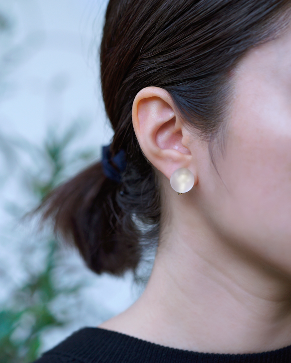 HARIO イヤリング マユ［HAA-MY-002E］ ※離島への配送不可｜耐熱 ガラス アクセサリー ハリオ ランプワークファクトリー 職人 繊細 フォーマル カジュアル きれいめ おしゃれ 20代 30代 40代_FM24