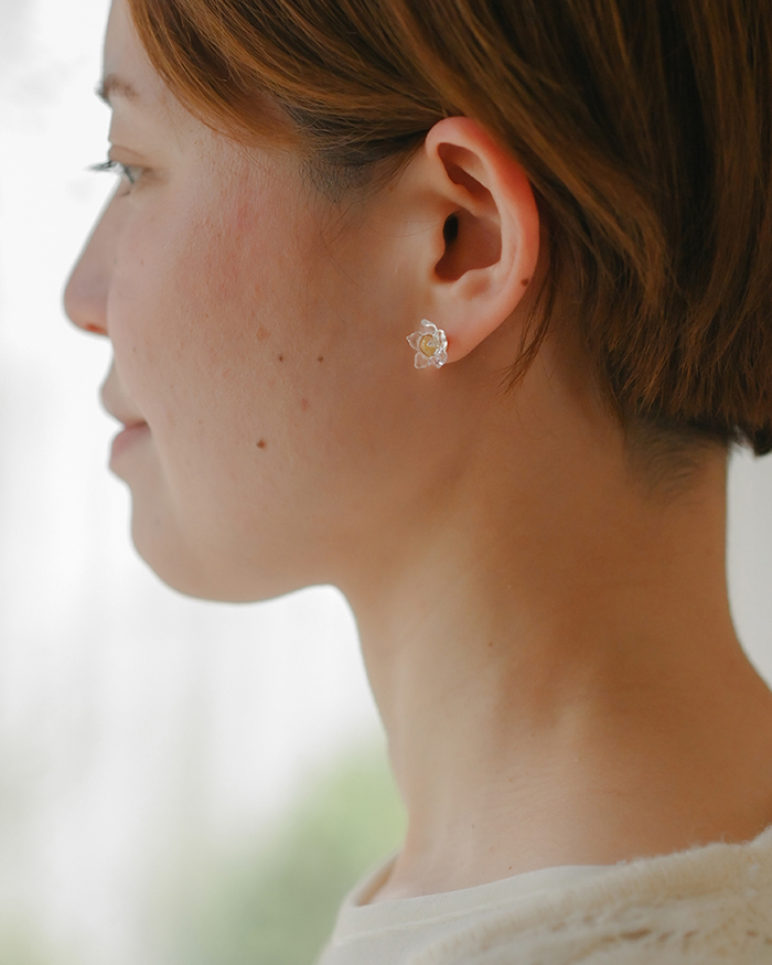 HARIO ピアス リトルフラワー［HAP-F-005］ ※離島への配送不可｜耐熱 ガラス アクセサリー ハリオ ランプワークファクトリー 職人 繊細 フォーマル カジュアル きれいめ おしゃれ 20代 30代 40代_FM03