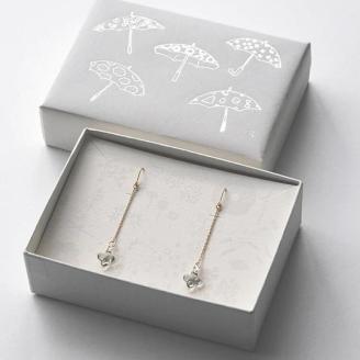 HARIO ピアス「イイダ傘店 アジサイ グレー」シリーズ［HAII-AG-P］｜耐熱 ガラス アクセサリー ハリオ ランプワークファクトリー 職人 繊細 フォーマル カジュアル きれいめ おしゃれ 20代 30代 40代 _EB29