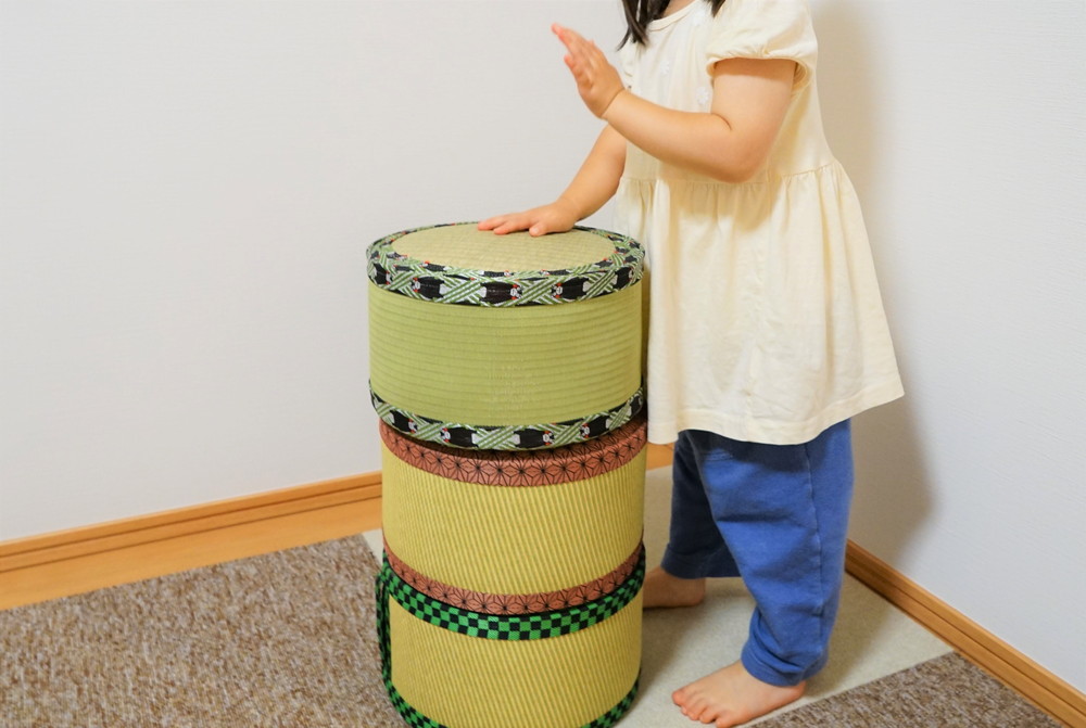 【2個セット】古河市のたたみ職人が作る畳椅子（麻の葉模様（ピンク）・子供用） 高さ15cm ｜ 古河市 畳 職人 畳店 いす イス 手軽 腰掛 便利 持ち運びしやすい 日用品 インテリア 和雑貨 タタミ 子ども用 こども用 _EA14