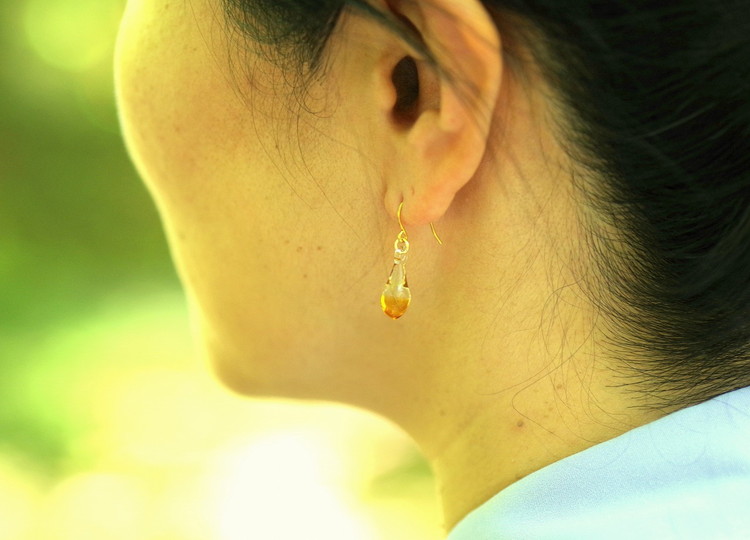 こがこもれびあーと　ピアス（フラム） | 耐熱 ガラス アクセサリー ランプワークファクトリー 職人 繊細 フォーマル カジュアル ピアス 20代 30代 40代 _DP66