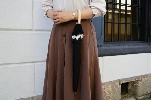 雪華模様の刺繍入り日傘（晴雨兼用・サイズ50ｃｍ・UV加工・麻50％綿50％）カラー：黒 | 日傘 50センチ 晴雨兼用 UV加工 レディース 雪の結晶 ブラック 黒 おしゃれ かわいい スタイリッシュ 雨 梅雨 夏 日差し 日よけ 贈答 贈り物 プレゼント 父の日 母の日 お中元 お歳暮 御歳暮 茨城県 古河市 送料無料 _BL19