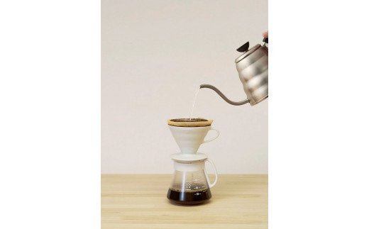 HARIO コーヒー V60 セラミックドリッパー 02セット［XVDD-3012W］｜ハリオ 耐熱 ガラス 食器 器 保存容器 キッチン 日用品 キッチン用品 日本製 おしゃれ かわいい コーヒー ドリッパー ドリップ セラミック 有田焼 電子レンジ可_BE05