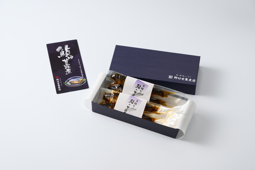 子持ち鮎の甘露煮 4尾 ～味一筋真心こめて～ | 鮎の甘露煮 鮎 アユ あゆ かんろに カンロニ 甘い ご飯のお供 贈答 ギフト 茨城県 古河市 _BC13