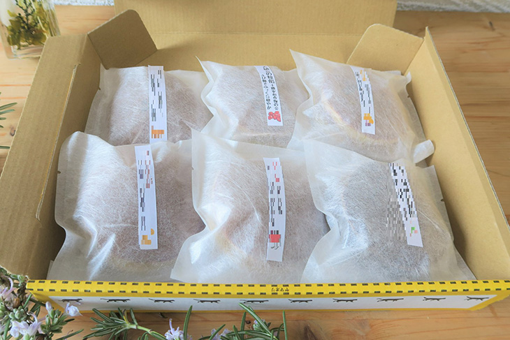 素材の風味が抜群！小さな畑の小さなどら焼き店のほっこり豊かなどら焼き6種詰合せ（粒餡、焼き芋、柚子、きみ餡レモン、季節のどら焼き2種） ※離島への配送不可 | どらやき 菓子 お菓子 和菓子 生菓子 おやつ スイーツ 食べ比べ 食べくらべ 取り寄せ お取り寄せ 個包装 セット 詰合せ 詰め合わせ 専門店 手作り ご家庭用 手土産 ギフト 贈答 贈り物 お中元 お歳暮 プレゼント のし対応可 送料無料 _CC07