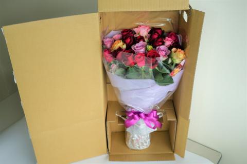 生産農家直送！大輪のバラ花束 25本セット ※沖縄・離島への配送不可 | 25本 植物 花 華 お花 フラワー 生花 切り花 花持ち ばら バラ 薔薇 ローズ 花束 ブーケ 包装 ご家庭用 ギフト 記念日 誕生日 結婚記念日 結婚 送別 歓迎 イベント 発表会 卒業式 サプライズ お祝い 高評価 感動 癒し 女性 男性 紳士 贈答 贈り物 プレゼント 茨城県 古河市 名産 特産 直送 農家直送 産地直送 苅部バラ園 送料無料 _AL05