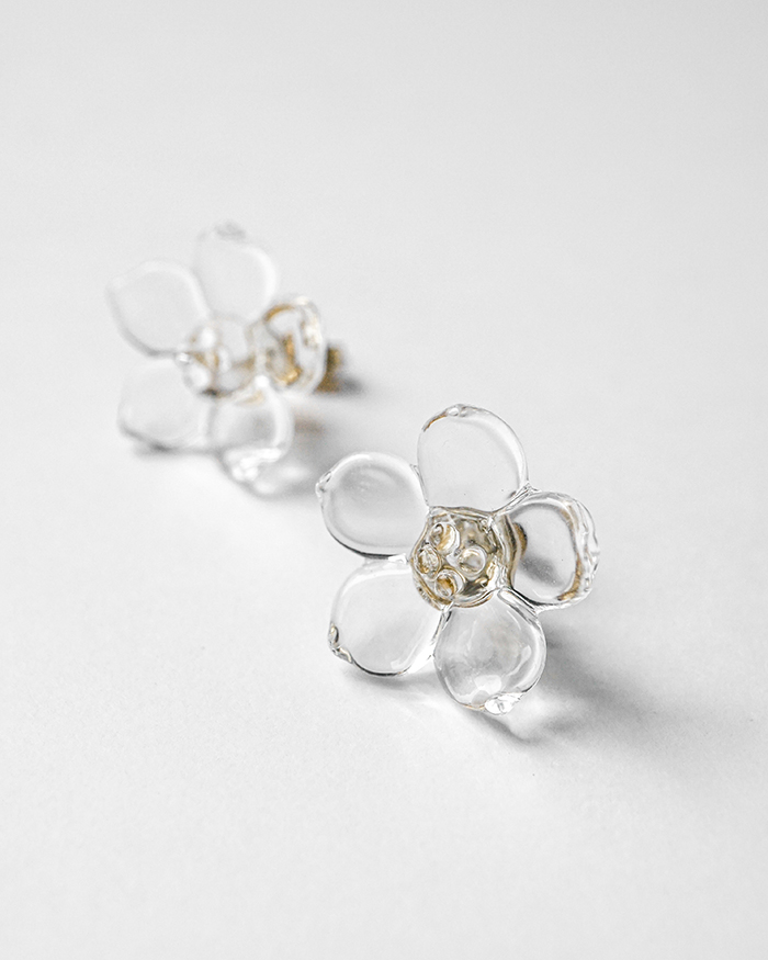 HARIO ピアス フラワー［HAP-F-004］ ※離島への配送不可｜耐熱 ガラス アクセサリー ハリオ ランプワークファクトリー 職人 繊細 フォーマル カジュアル きれいめ おしゃれ 20代 30代 40代_FM02