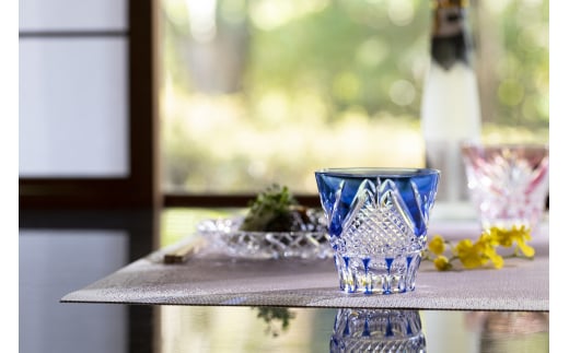 カガミクリスタルの江戸切子 ペア冷酒杯〈富士〉TPS615-2950-AB