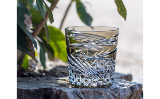 カガミクリスタルのロックグラス舞(青墨)T577-2944-BLK