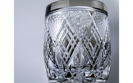 伝統工芸士作カガミクリスタルのロックグラス〈繁菱〉 T794-3011-BLK