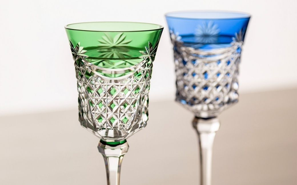 江戸切子 ワイングラス<幕襞に四角籠目紋>緑  K3602-2835-CGR | 江戸切子 ワイン グラス キレイ 上品 お祝い プレゼント 記念日 ギフト ご褒美 オリジナル 日本土産 クリスタルガラス グラス コップ 伝統 日本製 プレゼント 贈り物 卒業祝い 就職祝い 記念品 贈答品 茨城県 龍ケ崎市