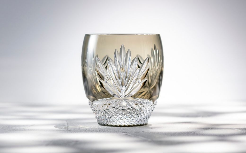 江戸切子 ロックグラス 月下美人T727-2763-BLK |  江戸切子 クリスタルガラス ロックグラス ロック ウイスキー 焼酎 グラス キレイ 上品 お祝い プレゼント 記念日 日本土産 伝統 日本製 プレゼント 贈り物 卒業祝い 就職祝い 記念品 贈答品 父の日 母の日 茨城県 龍ケ崎市