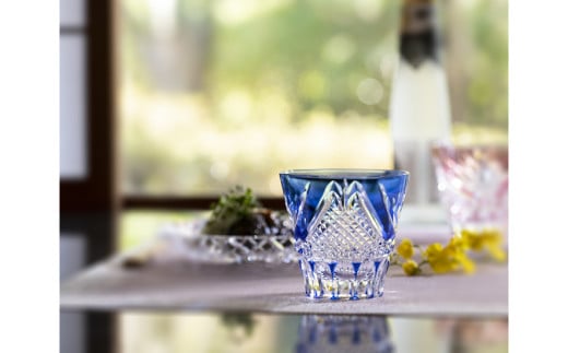 カガミクリスタルの江戸切子 冷酒杯〈富士〉T615-2950-CCB