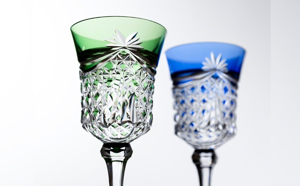 江戸切子 ワイングラス<幕襞に四角籠目紋>緑  K3602-2835-CGR | 江戸切子 ワイン グラス キレイ 上品 お祝い プレゼント 記念日 ギフト ご褒美 オリジナル 日本土産 クリスタルガラス グラス コップ 伝統 日本製 プレゼント 贈り物 卒業祝い 就職祝い 記念品 贈答品 茨城県 龍ケ崎市