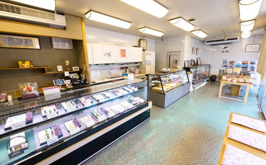 1771年創業 翁屋最中「 きぬの夕月 」8個入【 最中 もなか モナカ あんこ 餡 丹波 大納言 小豆 名菓 贈り物 お取り寄せ お茶請け お歳暮 お中元 老舗 スイーツ おやつ 】 8個入