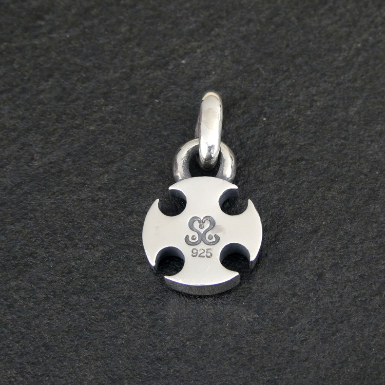 small iron cross pendant アイアン クロス ペンダント ｜ シルバー アクセサリー 十字架 モチーフ 925 ペンダントトップ ネックレス チャーム ジュエリー アクセ ファッション ハンドメイド 人気 シンプル ギフト プレゼント 年末年始 お中元 お歳暮 内祝い 快気祝い