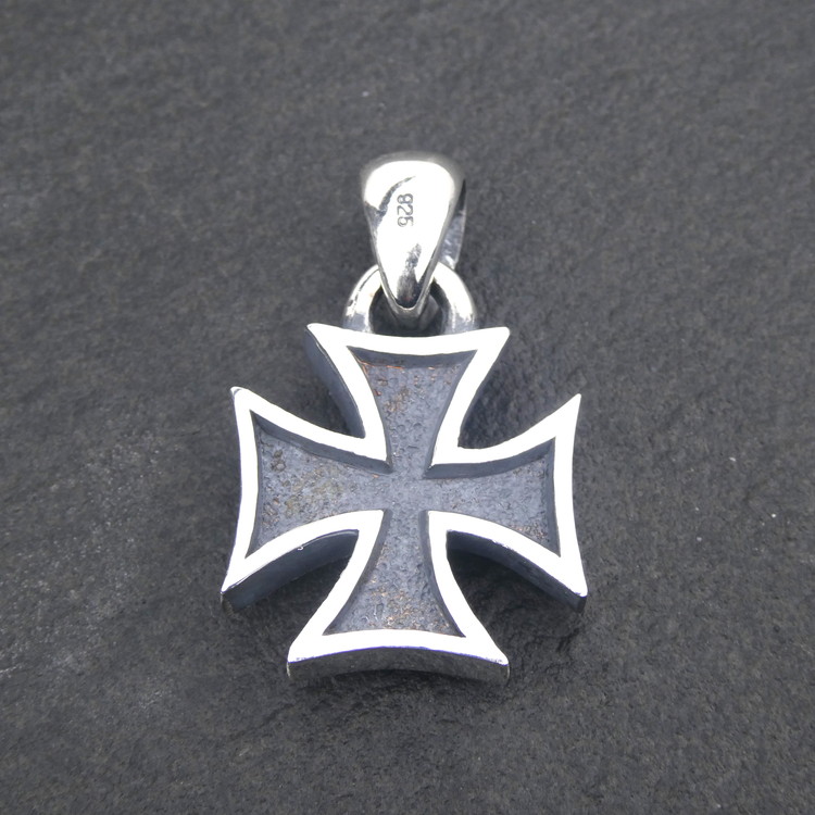 Iron cross pendant アイアン クロス ペンダント ｜ シルバー アクセサリー 十字架 モチーフ 925 ペンダントトップ ネックレス チャーム ジュエリー アクセ ファッション ハンドメイド 人気 シンプル ギフト プレゼント 年末年始 お中元 お歳暮 内祝い 快気祝い
