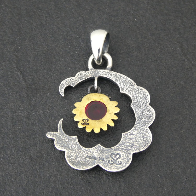 Moonlight pendant ムーンライト ペンダント ｜ シルバー アクセサリー 月 モチーフ 925 ペンダントトップ ネックレス チャーム ジュエリー アクセ ファッション ハンドメイド 人気 シンプル ギフト プレゼント 年末年始 お中元 お歳暮 内祝い 快気祝い